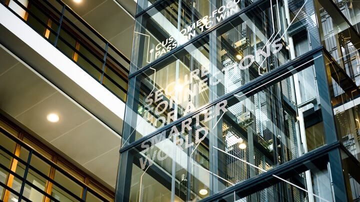 NXP、Aviva LinksおよびKinaraの買収完了を発表  車載用コネクティビティとエッジAIの強化への画像